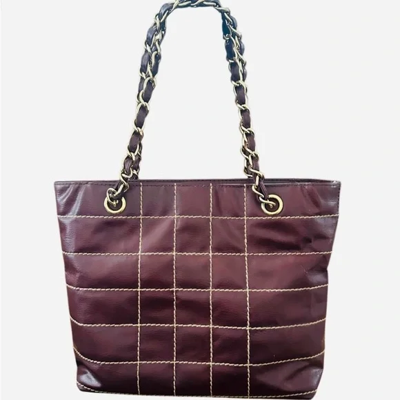 CHANEL Quilted Brown Leather Tote with Gold Chain Handles - Picture 4 of 16